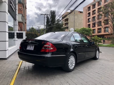 Mercedes Benz E320