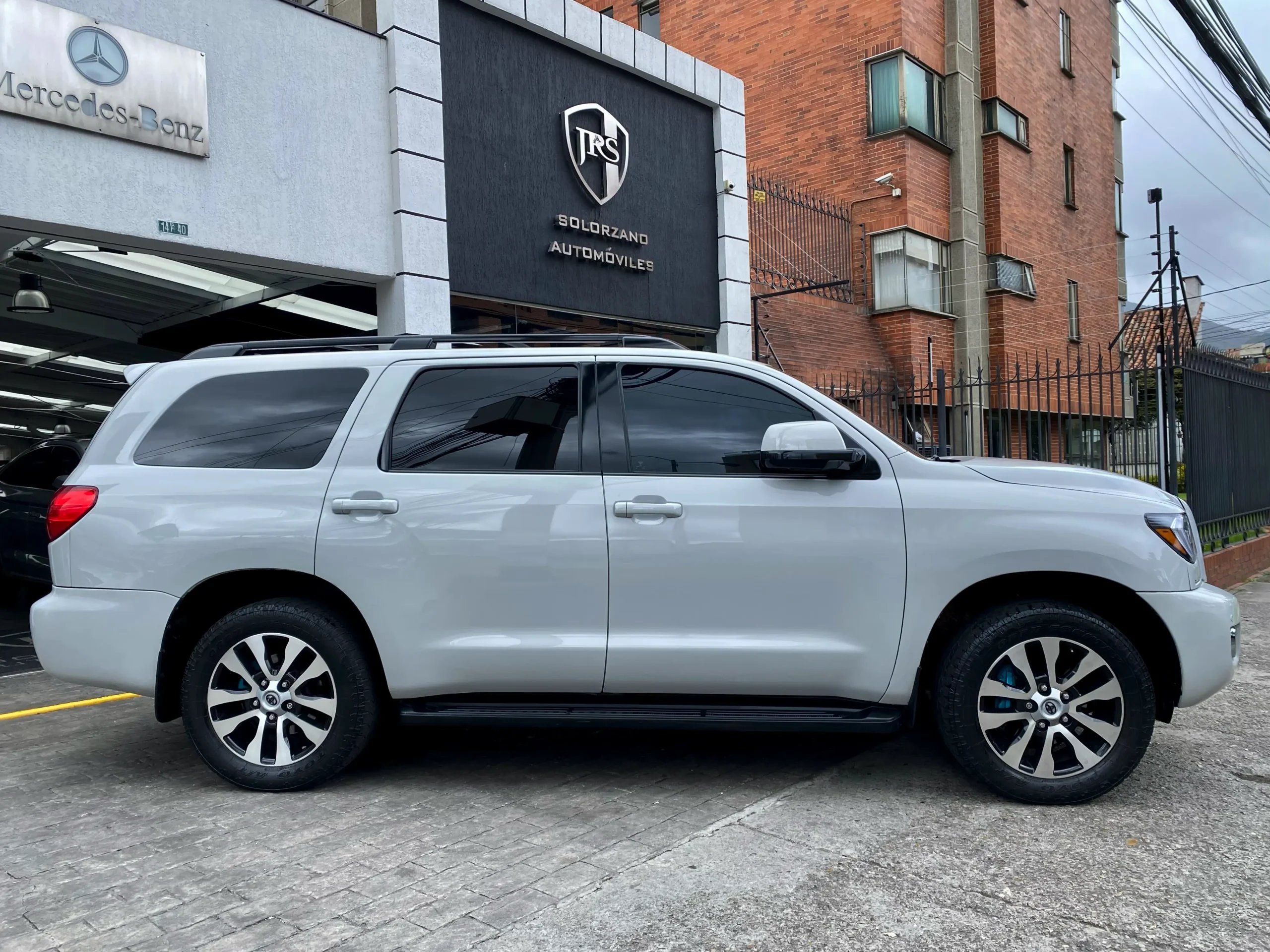 Toyota Sequoia 