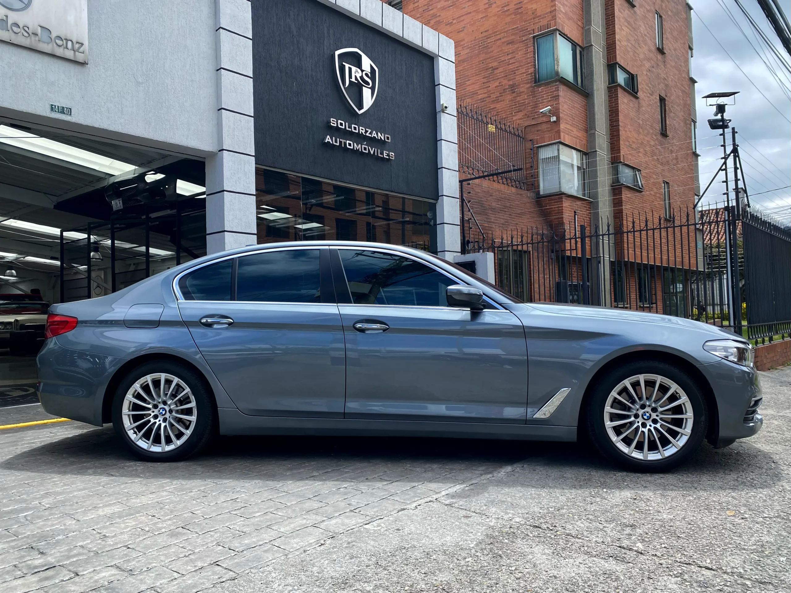 BMW 520i