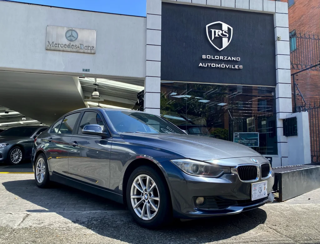 BMW 320i