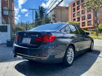 BMW 320i