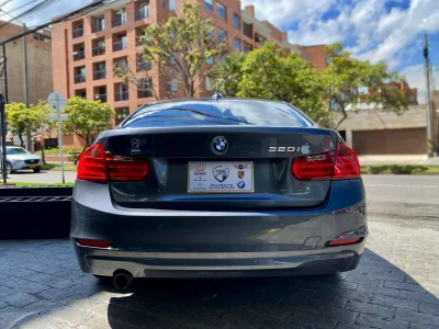 BMW 320i