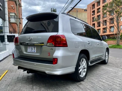 Toyota Land Cruiser VX