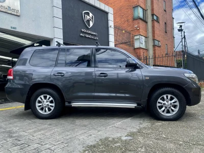 Toyota Land Cruiser VX