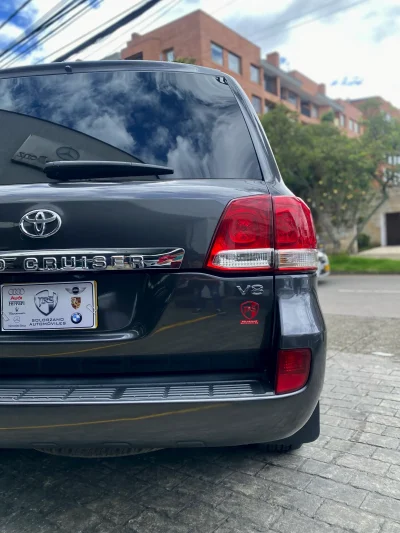 Toyota Land Cruiser VX