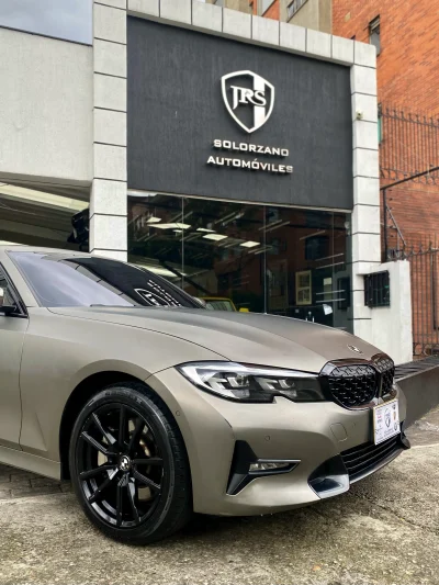 BMW 330i