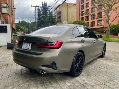 BMW 330i