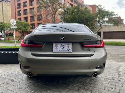 BMW 330i