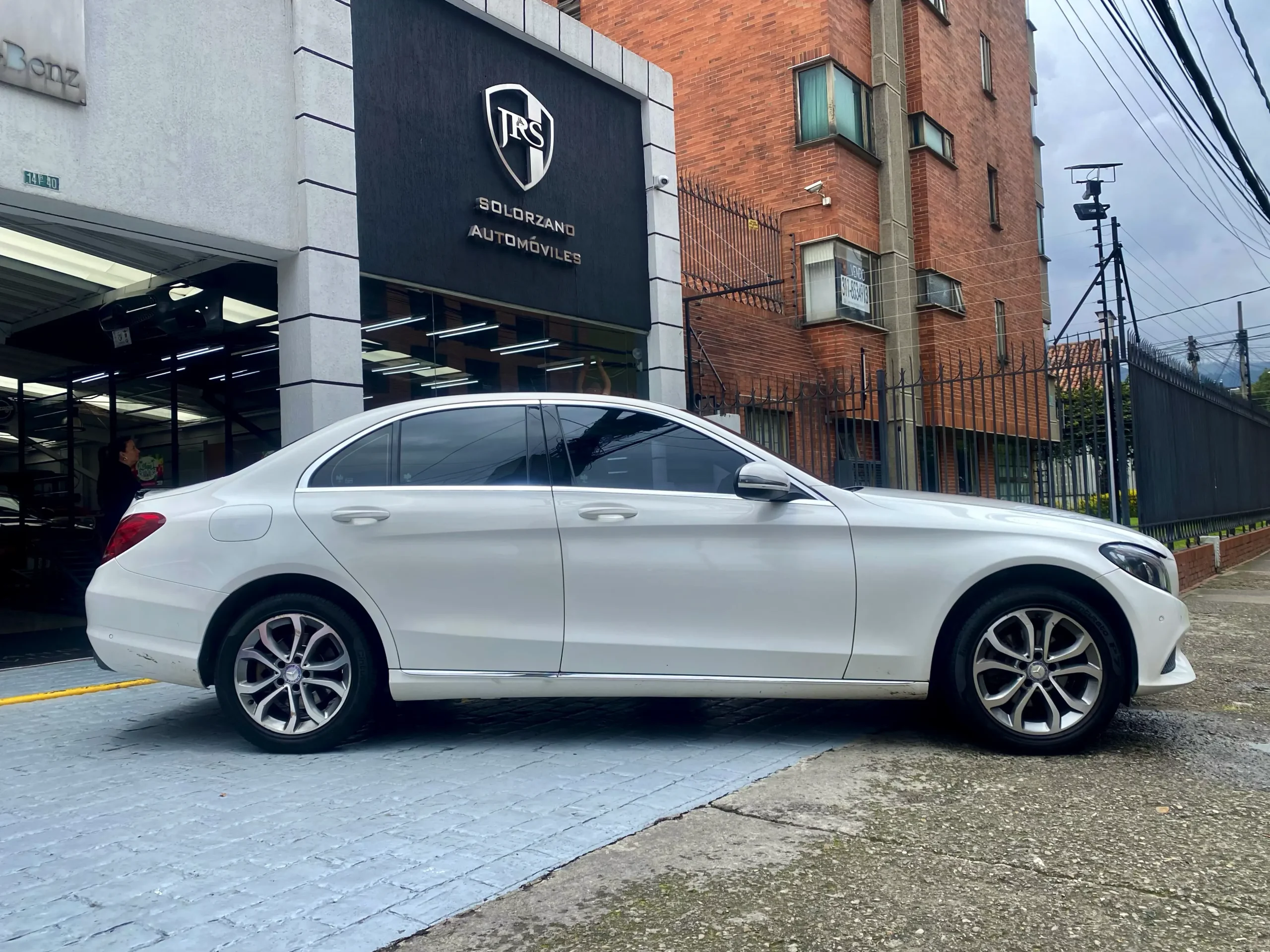 Mercedes Benz C180