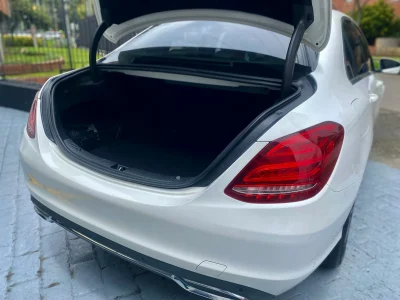 Mercedes Benz C180