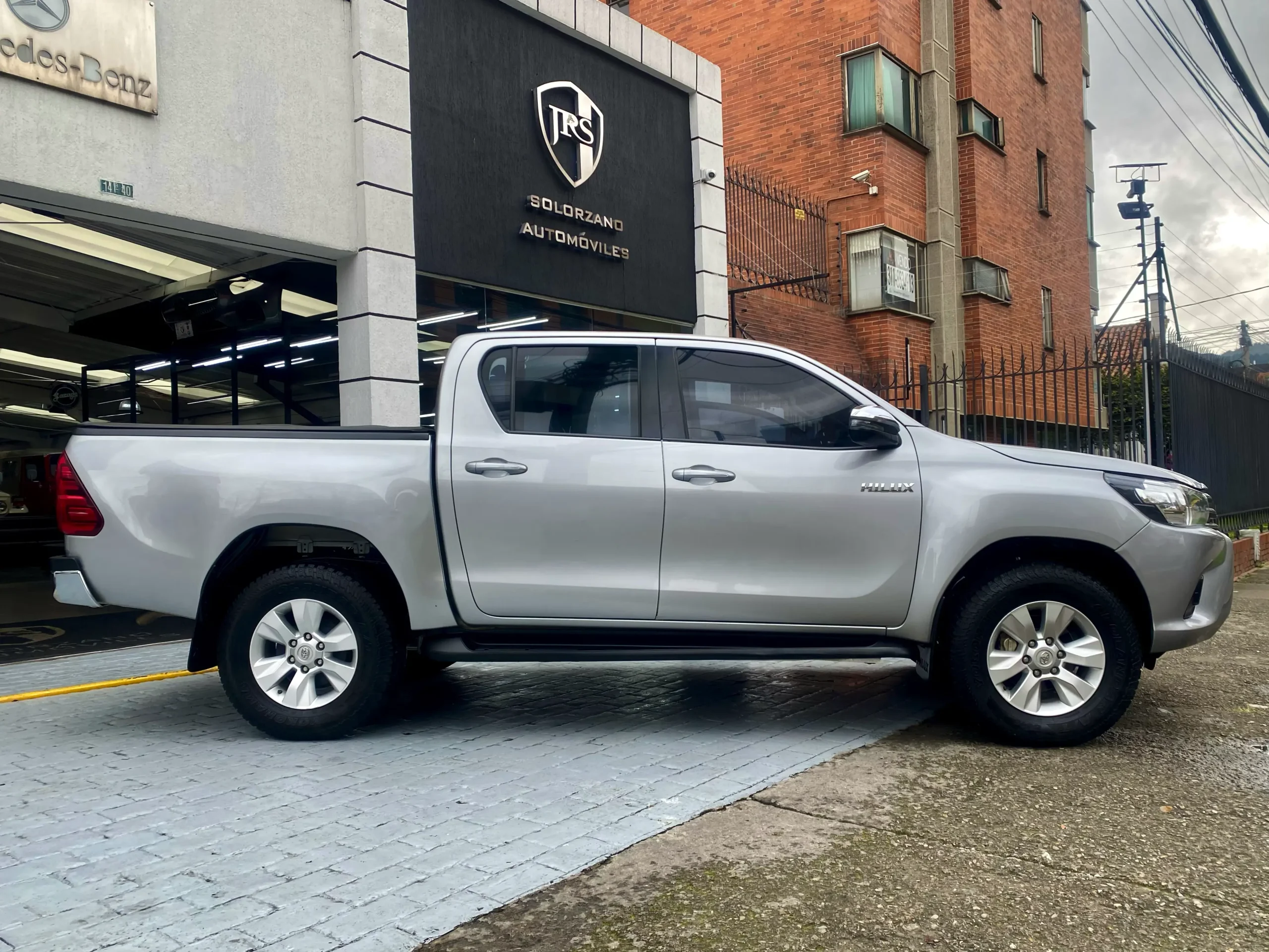 Toyota Hilux 
