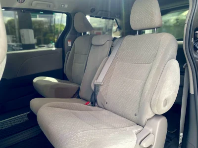 Toyota Sienna LE