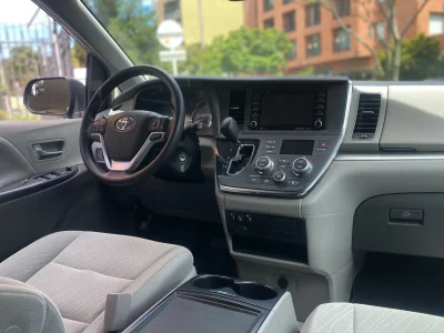 Toyota Sienna LE - Imagen 7