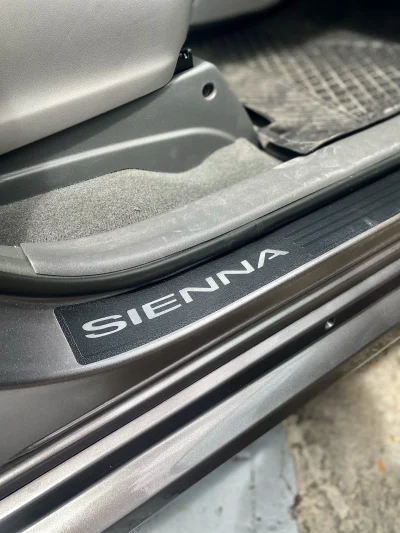 Toyota Sienna LE