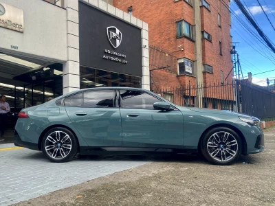 BMW i5