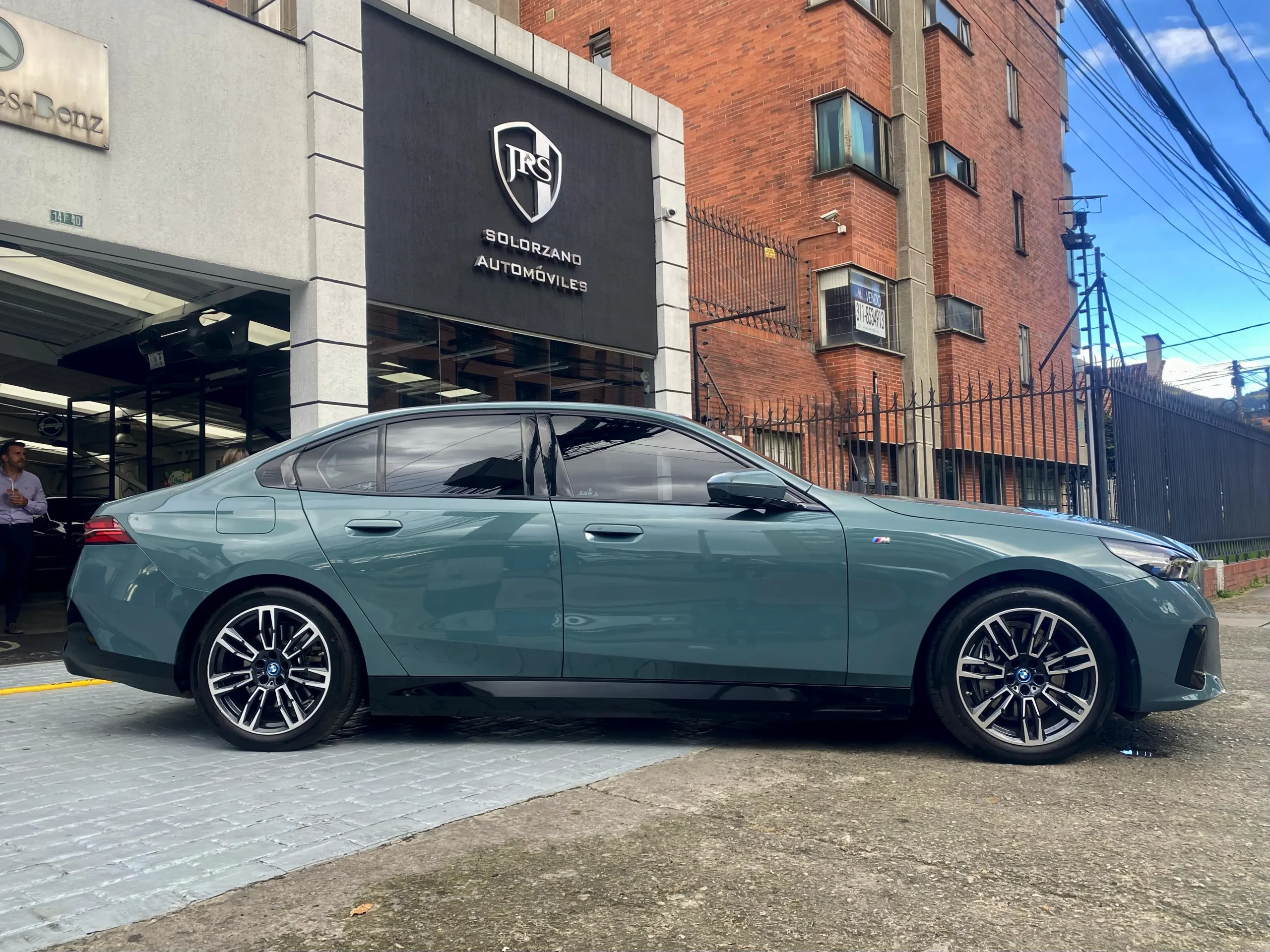 BMW i5