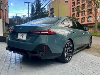 BMW i5