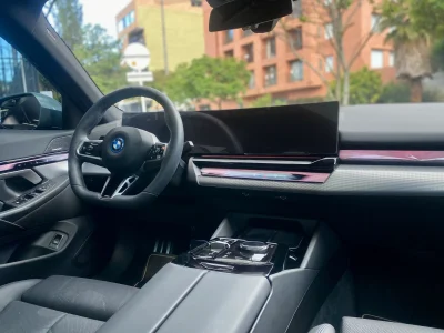 BMW i5