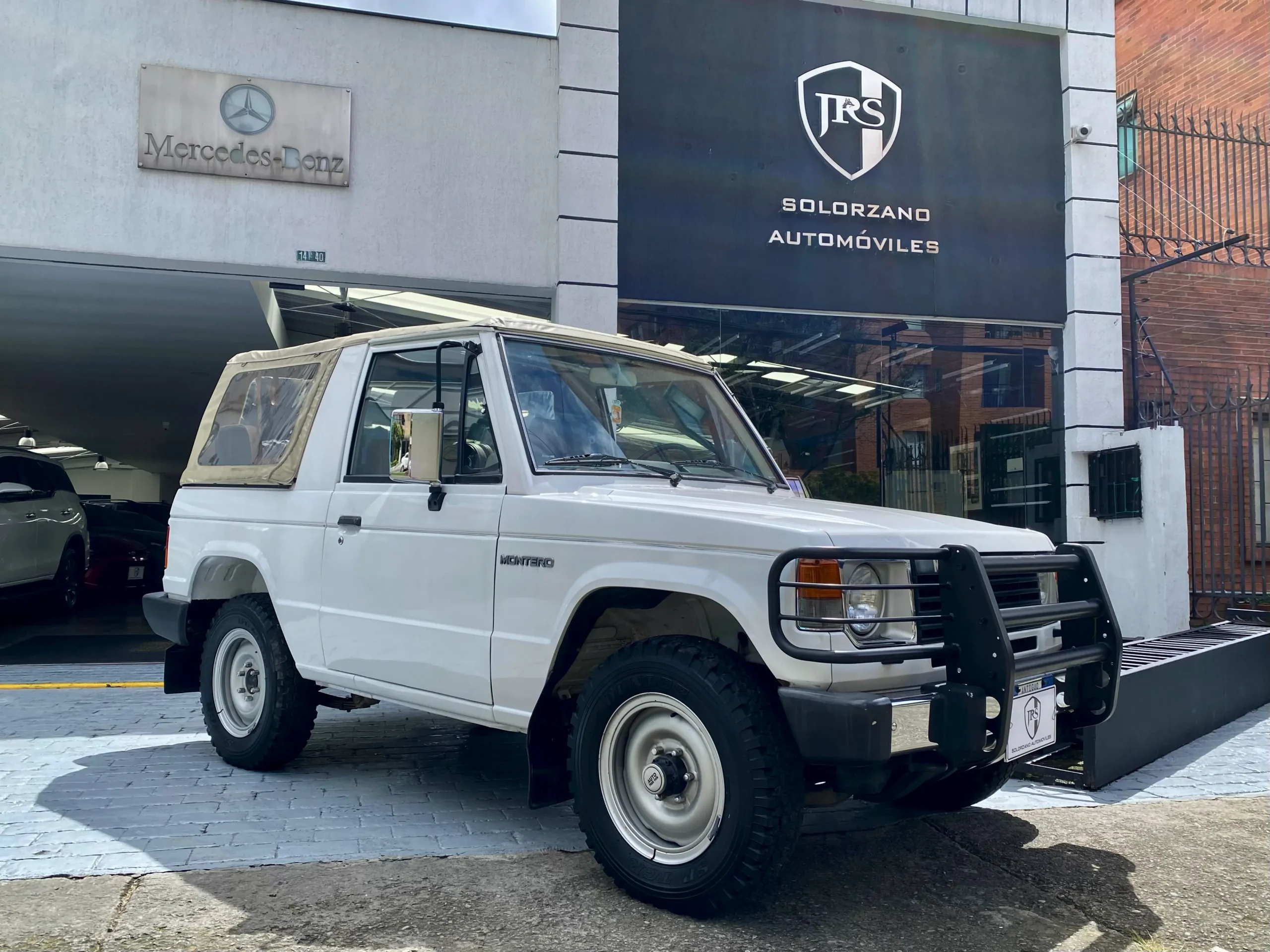 Mitsubishi Montero 