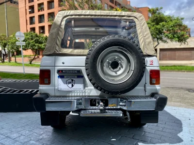 Mitsubishi Montero 