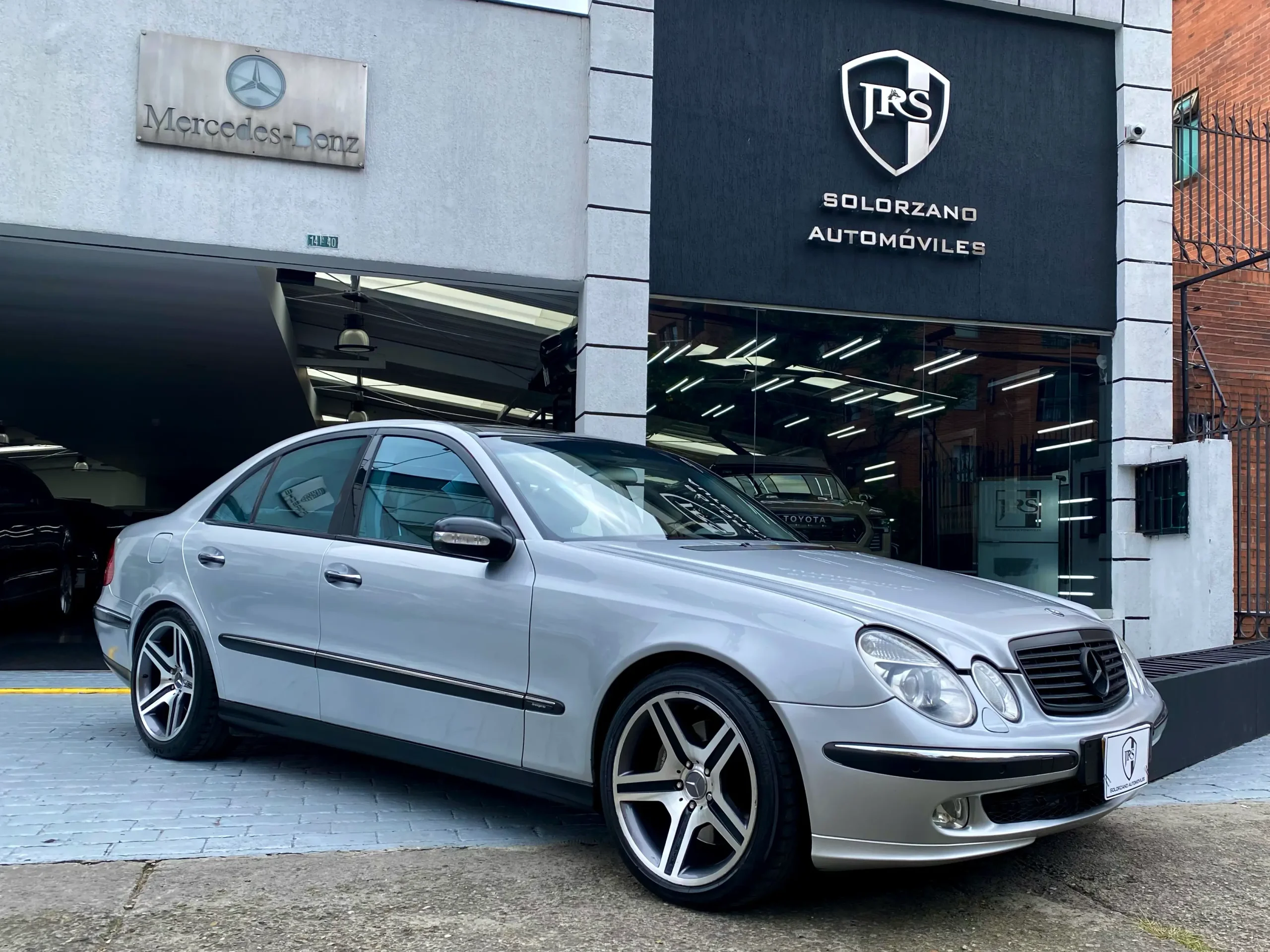 Mercedes Benz E500