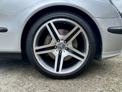 Mercedes Benz E500