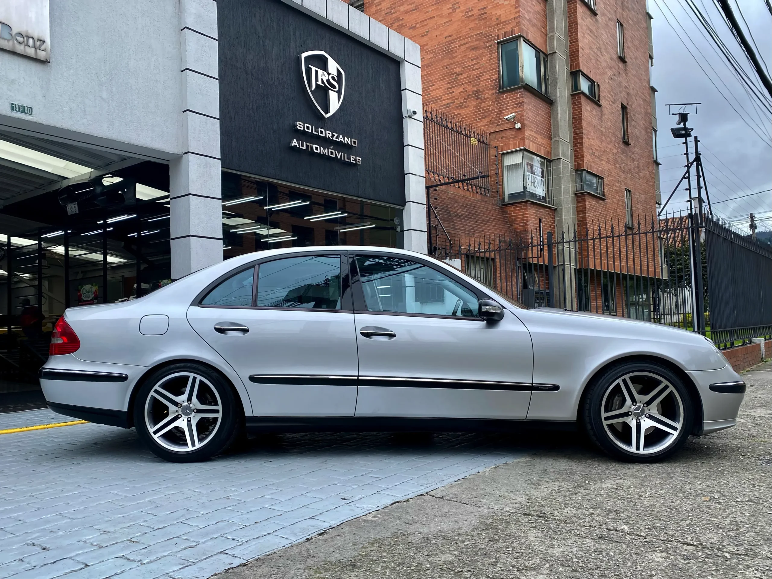 Mercedes Benz E500