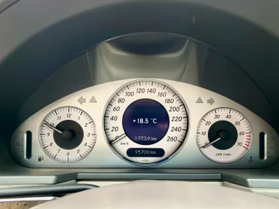 Mercedes Benz E500