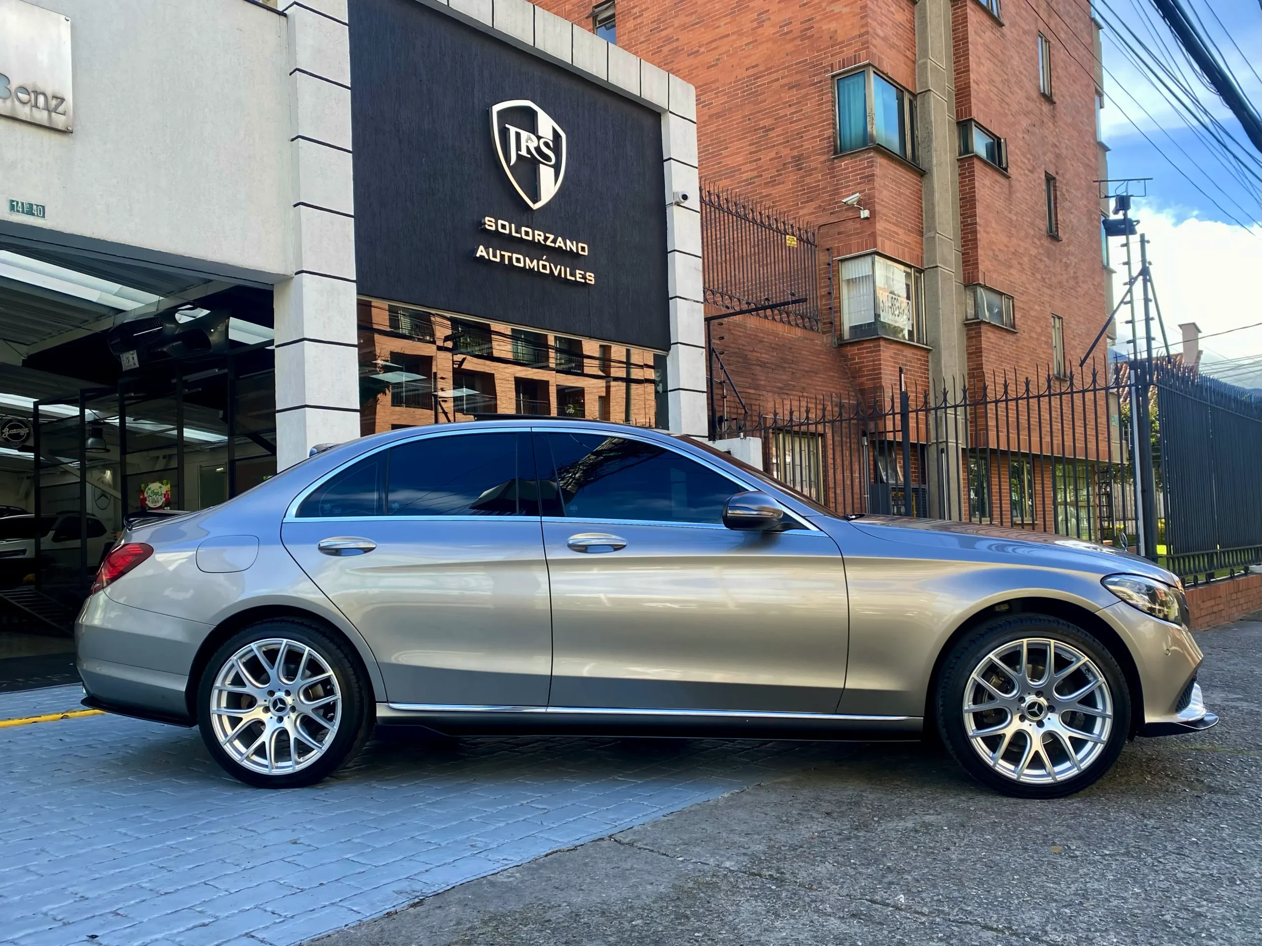 Mercedes Benz C200