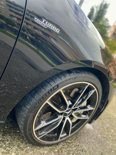 Mercedes Benz AMG CLA35