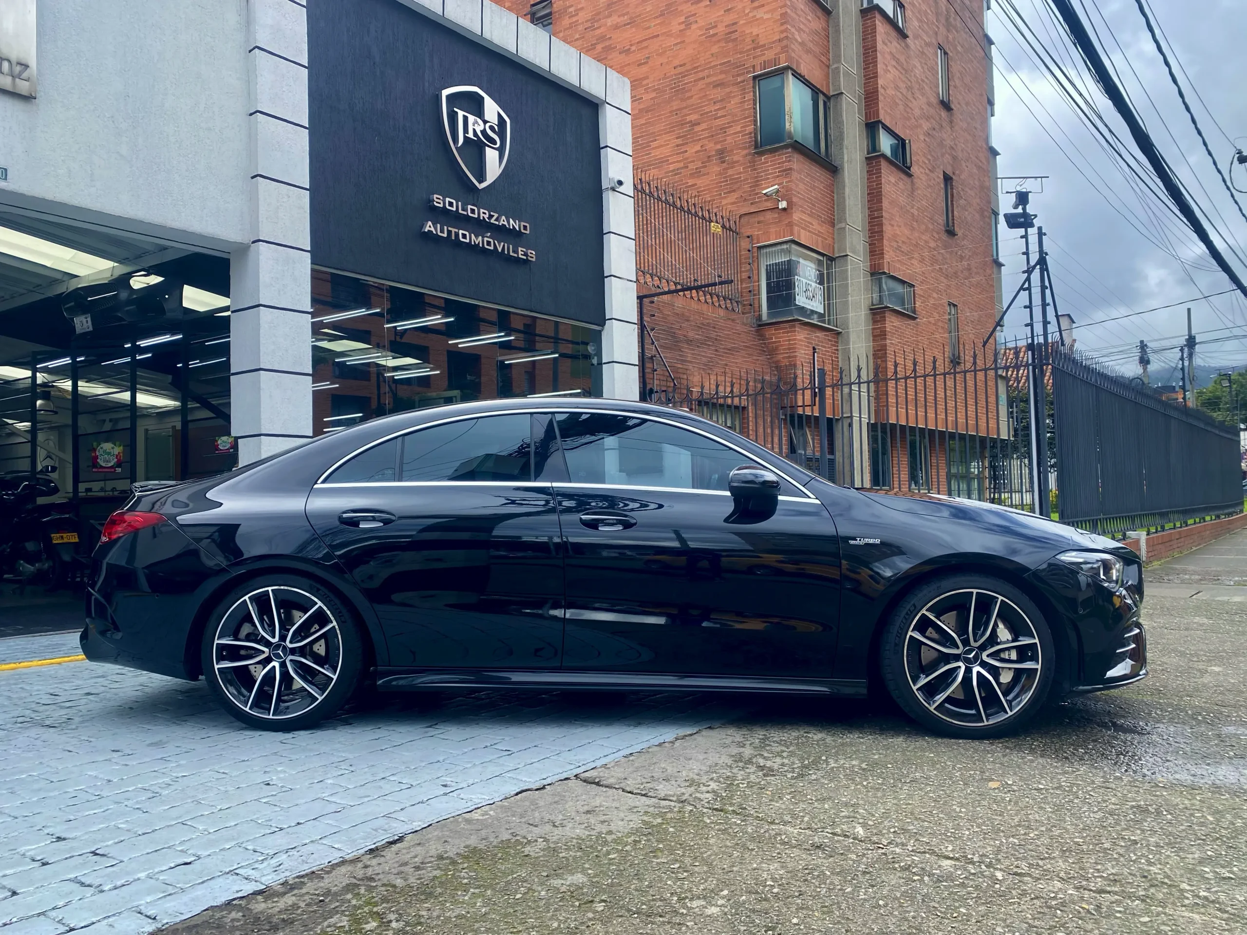 Mercedes Benz AMG CLA35