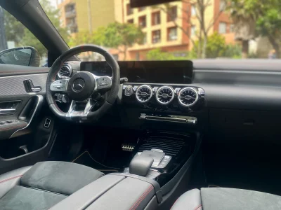 Mercedes Benz AMG CLA35