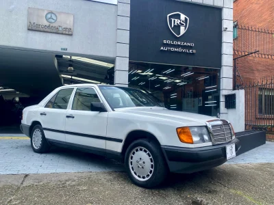 Mercedes Benz 230E