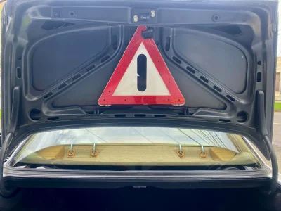 Mercedes Benz 230E