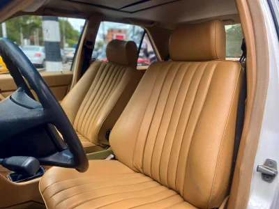 Mercedes Benz 230E