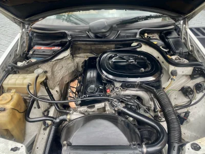 Mercedes Benz 230E