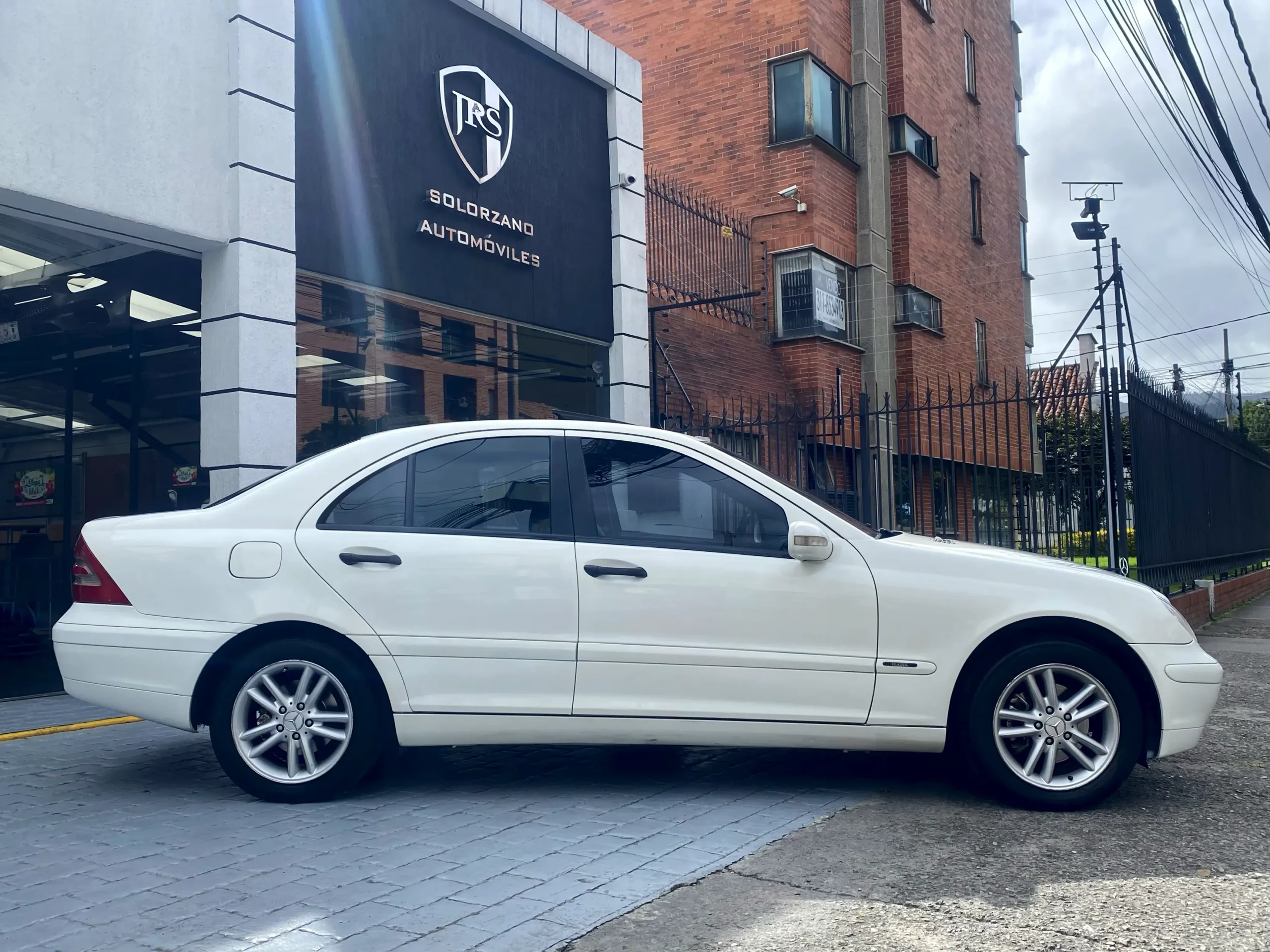 Mercedes Benz C180