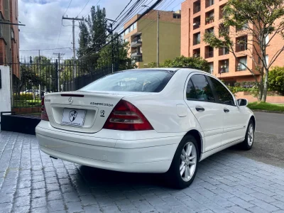 Mercedes Benz C180