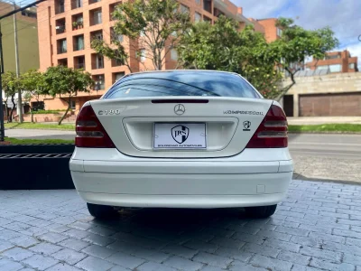 Mercedes Benz C180