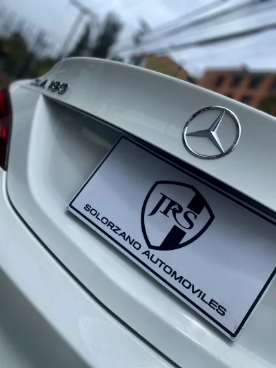 Mercedes Benz CLA180