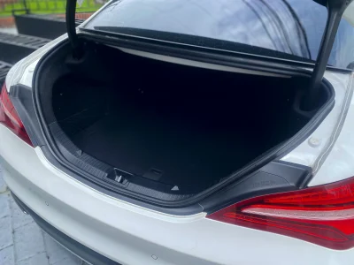 Mercedes Benz CLA180