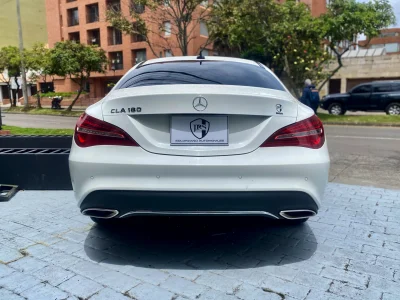 Mercedes Benz CLA180