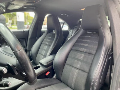 Mercedes Benz CLA180