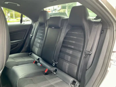 Mercedes Benz CLA180