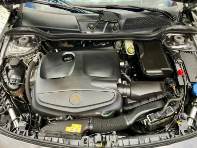 Mercedes Benz CLA180