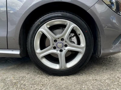 Mercedes Benz CLA180