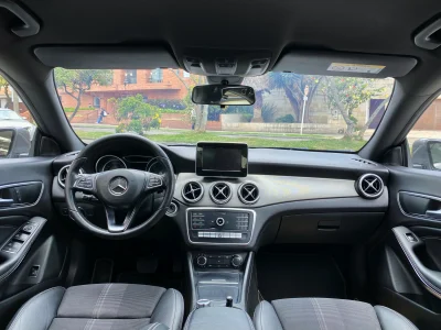 Mercedes Benz CLA180