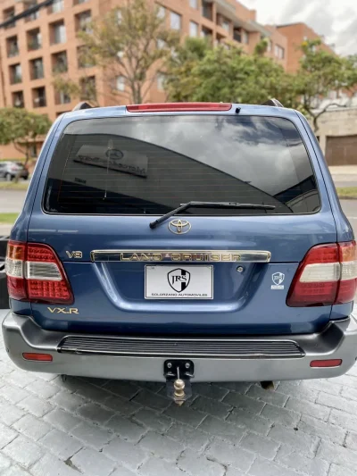 Toyota Land Cruiser 