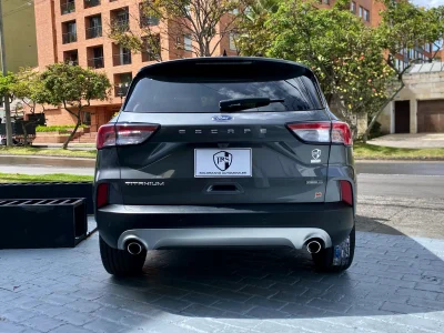 Ford Escape Titanium HEV
