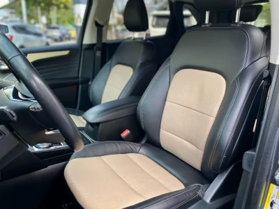 Ford Escape Titanium HEV